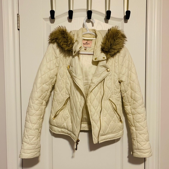 Winter jacket from Juicy Couture - Picture 3 of 13